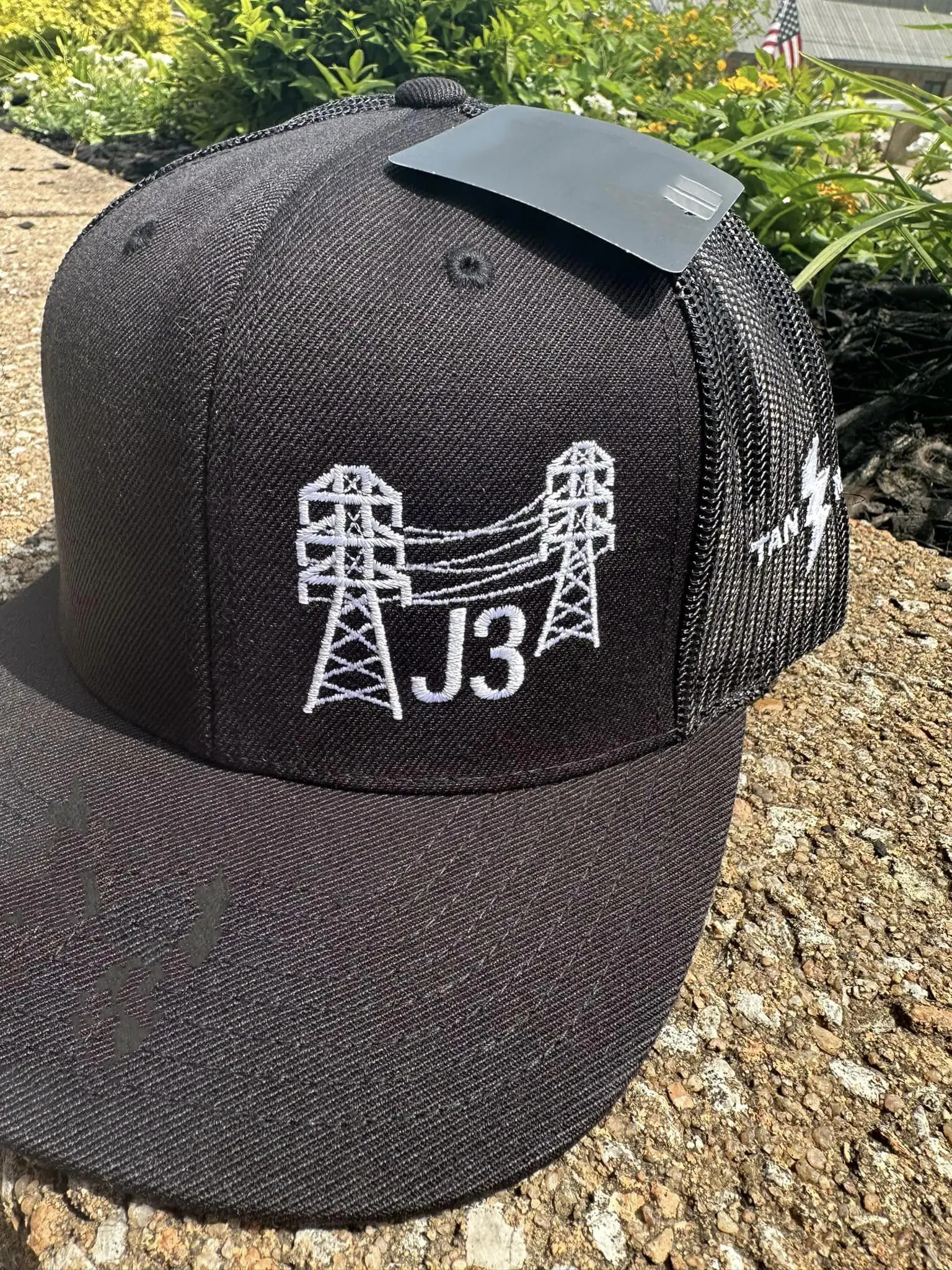 High Quality Hats Caps in Vietnam Factory Multi Color Trucker Hat Custom Logo Hiphop Fashion Sports Cap Snapback Cap for Man 3