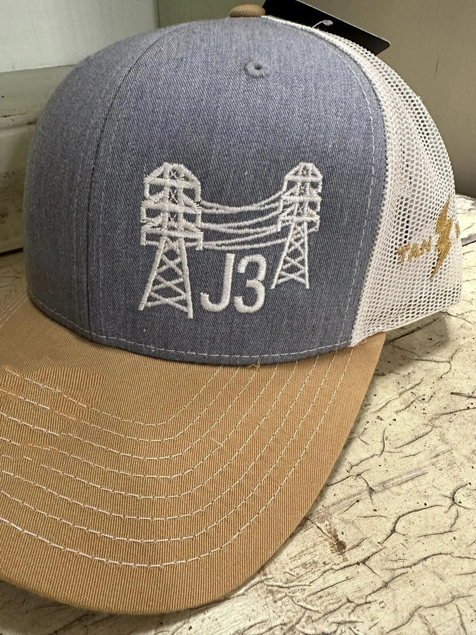 High Quality Hats Caps in Vietnam Factory Multi Color Trucker Hat Custom Logo Hiphop Fashion Sports Cap Snapback Cap for Man 6