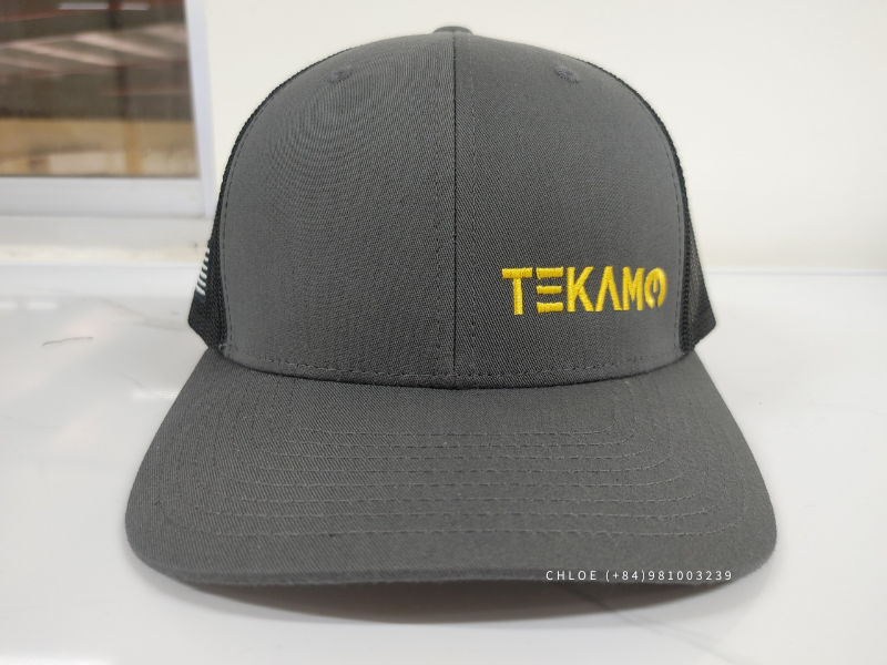 High Quality Ri 112 Trucker Hat Grey Color Black Mesh 2D Embroidery Logo Adjustable Size for Your Business