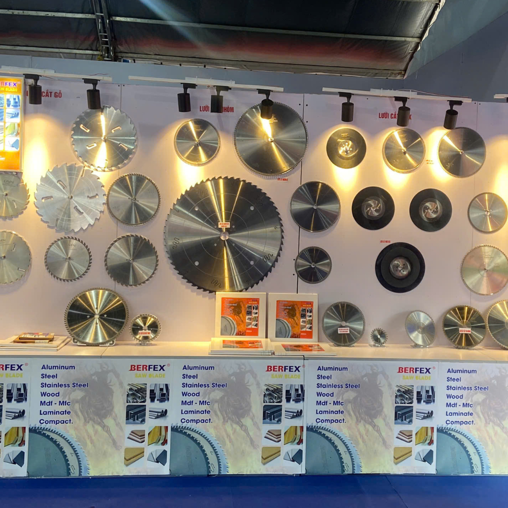 High Speed Cutting Circular Saw Blade 350mm TCT Circular Saw Blade for Natural Wood Cutting Custom OEM ODM 4
