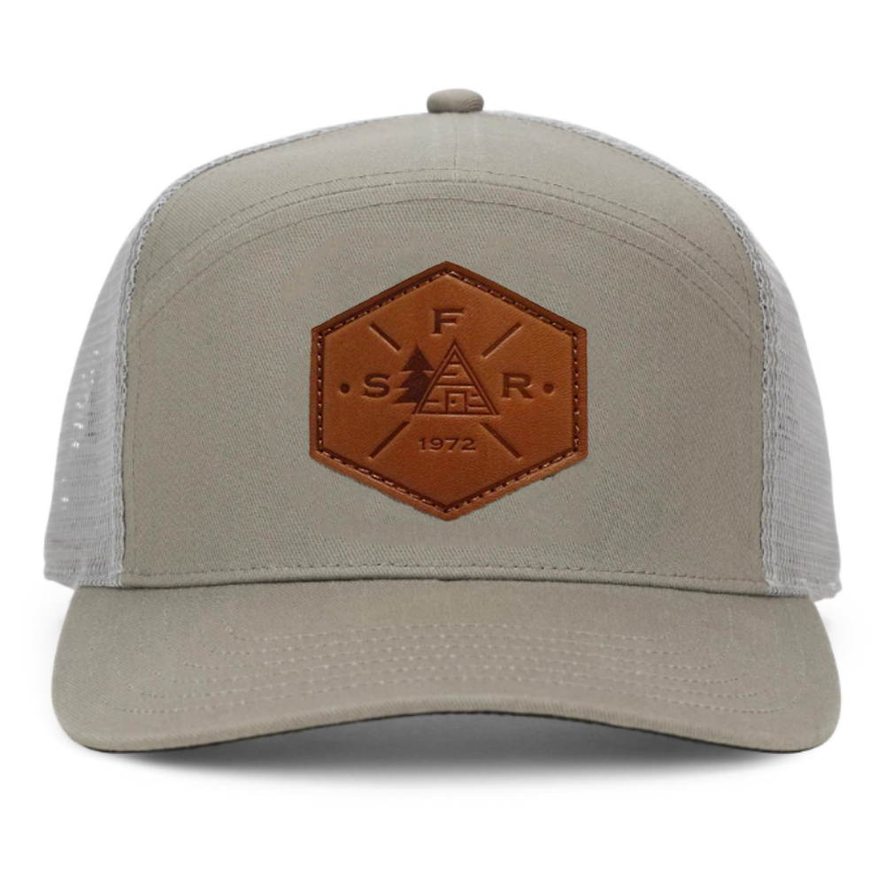 Leather Logo Patch 7 Panel Trucker Hat Curved Brim Breathable Mesh Plastic Single Row Buckle Snapback Closure Custom Label Tag 2
