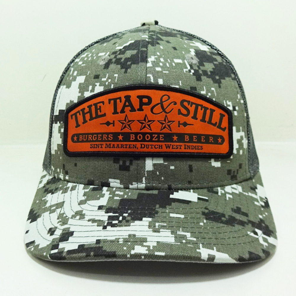 Modern Camouflage Trucker Hats 6 Panels Leather Logo Patch Gorras Structured Caps  Slightly Brim Inner Tag Snapback Closure OEM 1