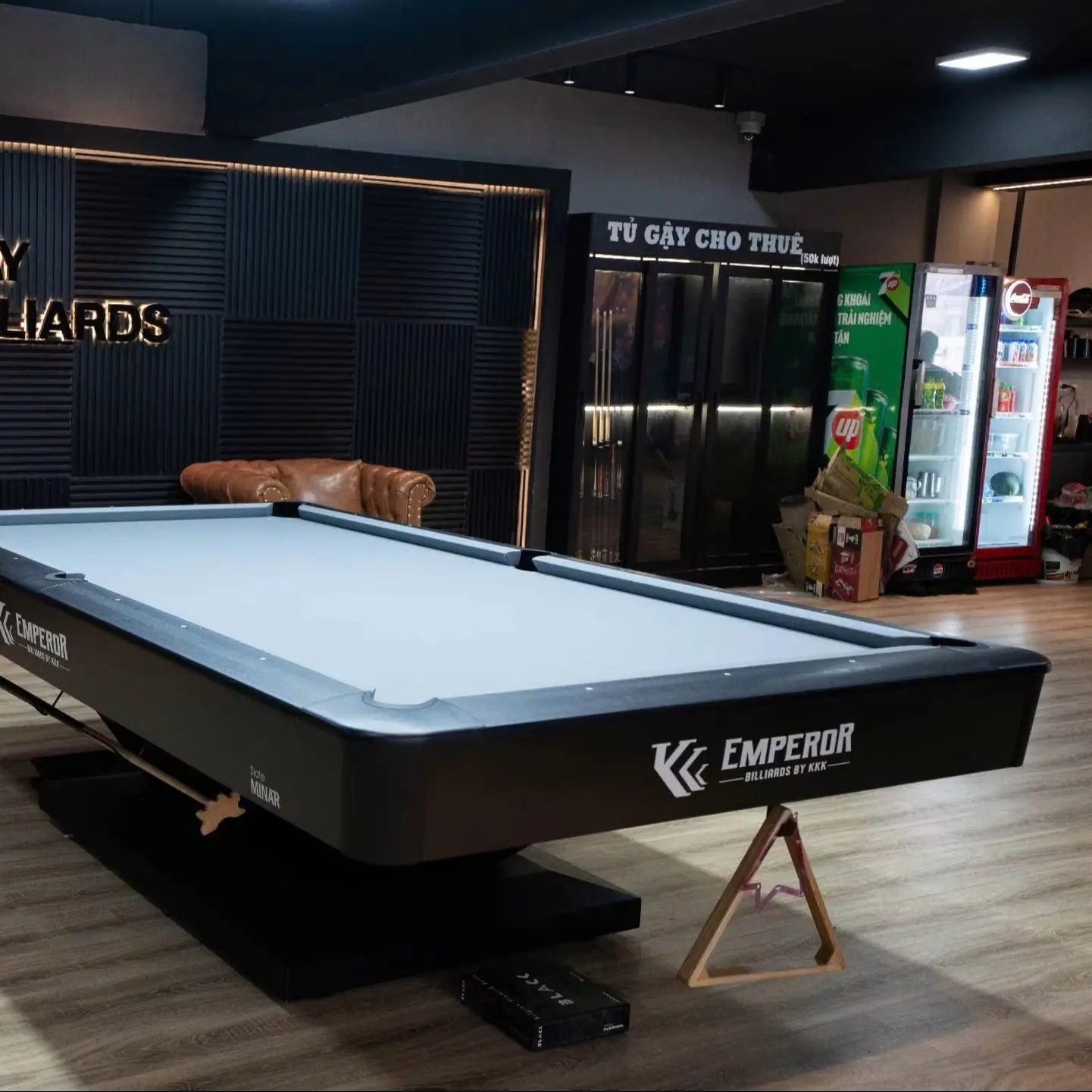 Modern High End Billiard Table Custom Luxury Finish Superior Frame Stability and Sleek Design 1