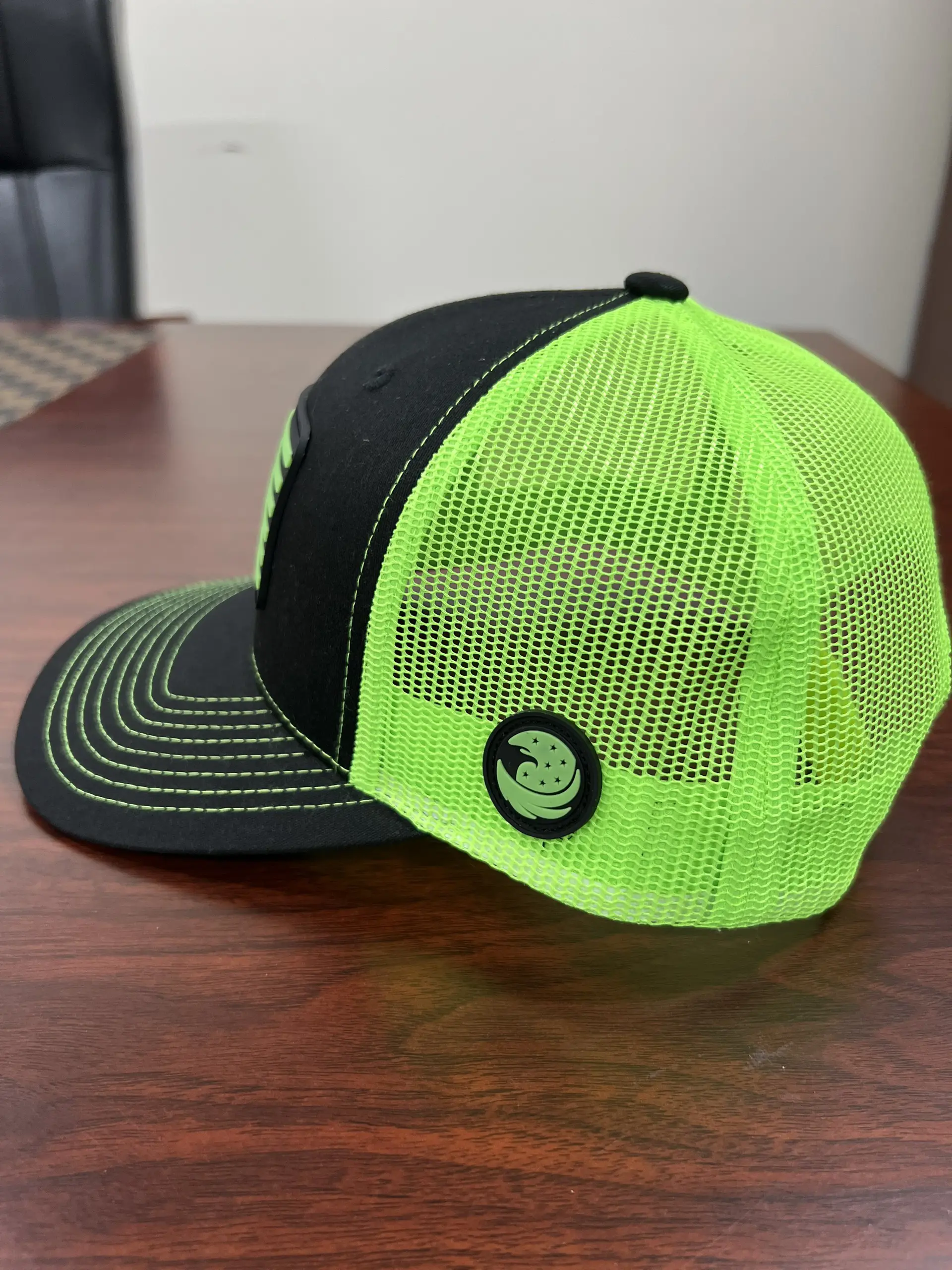 Neon Green Trucker Hats PVC logo Snapback Caps Vietnam Factory Promotional Hat Sport Dad Cap Free Sample 4