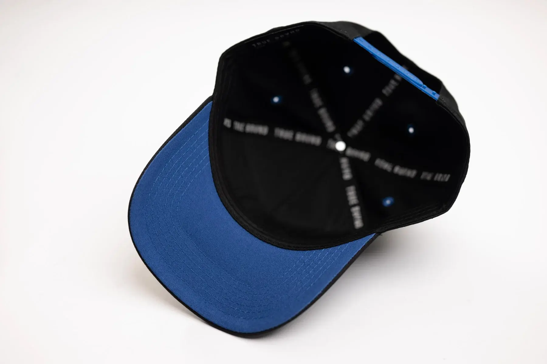 New Design Black Baseball Cap Embroidery Logo 5 Panel Customize High Quality Adjustable Head Protection Baseball Cap 5