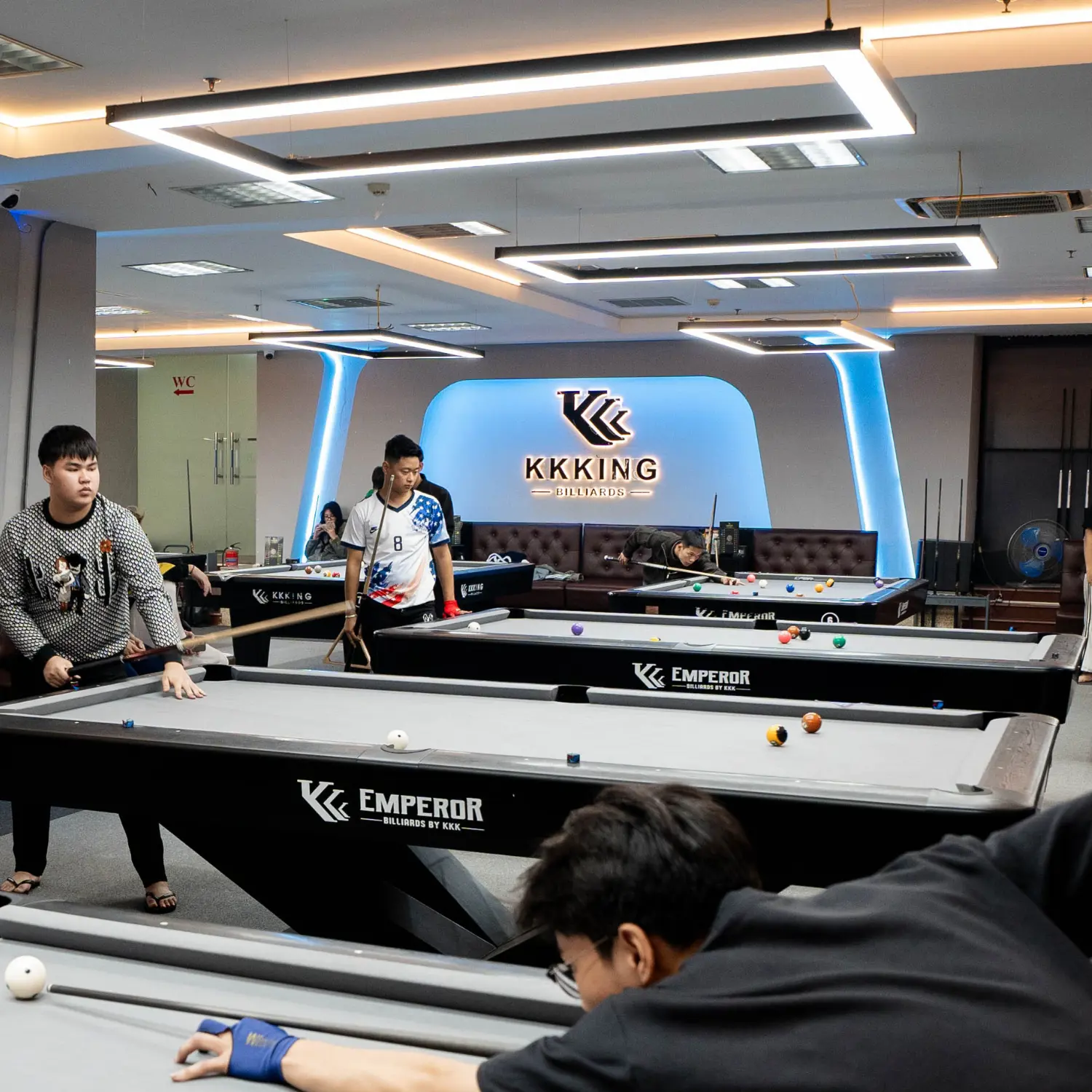 New Design Premium Quality Customizable Modern Luxury Slate Pool Table Stable Playing Fancy Billiard Tables 5