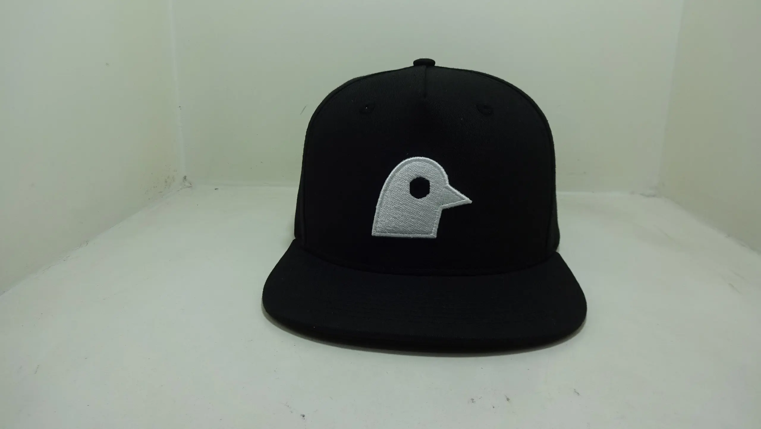 Orange Baseball Cap Embroidered with White Bird's Head Sports Cap in Vietnam Factory High Quality Baseball Cap One Size