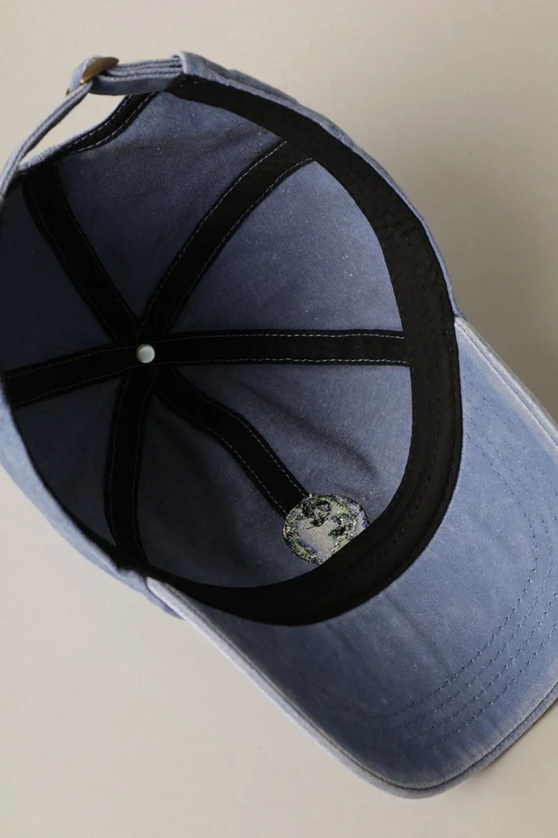 Planet Earth Embroidery 6-Panel Curved Brim High Quality Various Color Low Profile Baseball Cap From Vietnam Supplier 6
