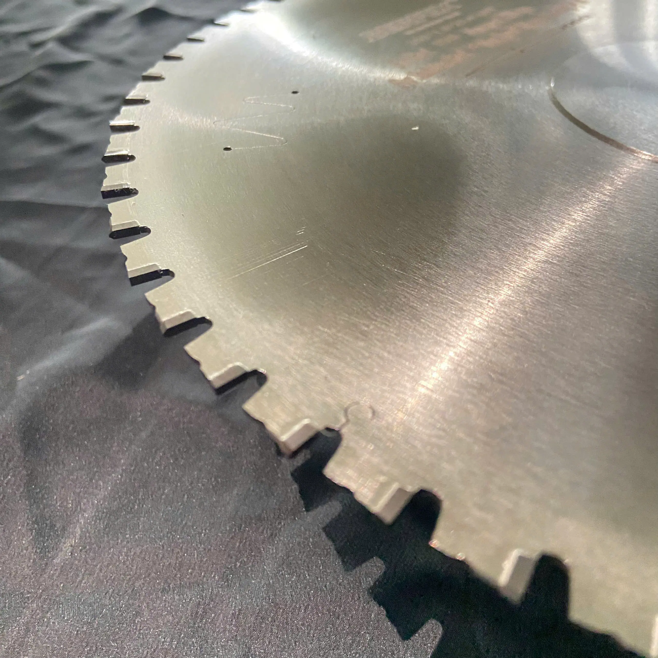 Precision TCT 305mm Circular Saw Blades for Steel & Metal 305x2.2x25.4x60T Industrial Grade with OEM Customization 4