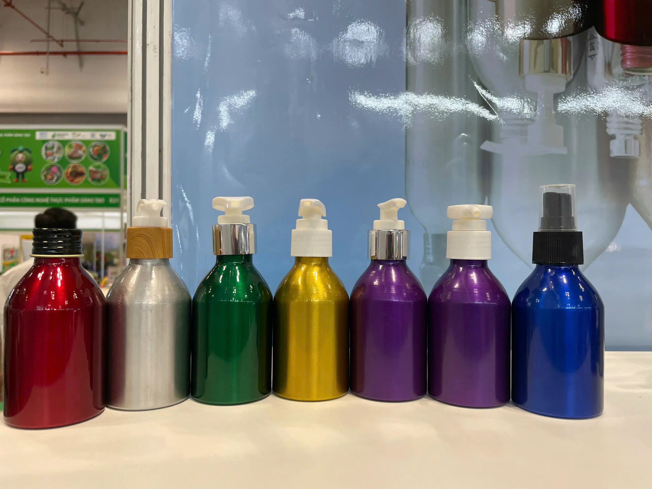 Premium Wholesale Liquid Essence Aluminum Water Bottle Vietnam Manufactured Metal Bottle For Shampoo Conditioner Liquid 4