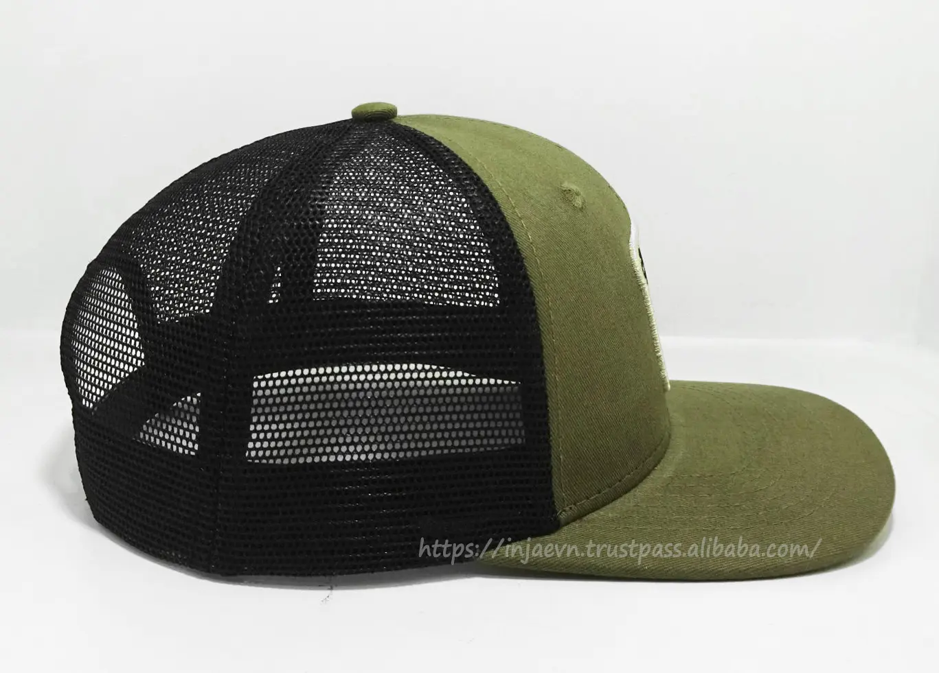Promotional Custom Trucker Hat Woven Patch Logo 6-Panel Cotton Fabric Running Sports Cap in Vietnam Factory 3