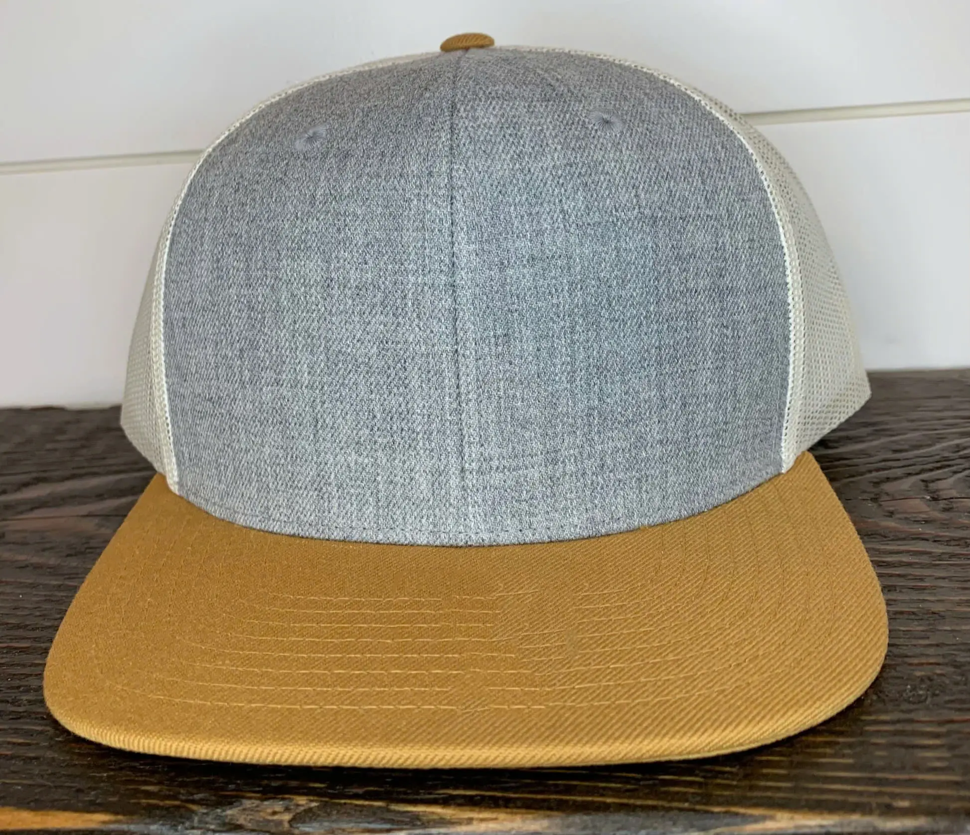 Promotional New Color Customize Flat Bill HipHop Trucker Hat Cotton Fabric Comfortable Headwear Sports Cap for Men 1