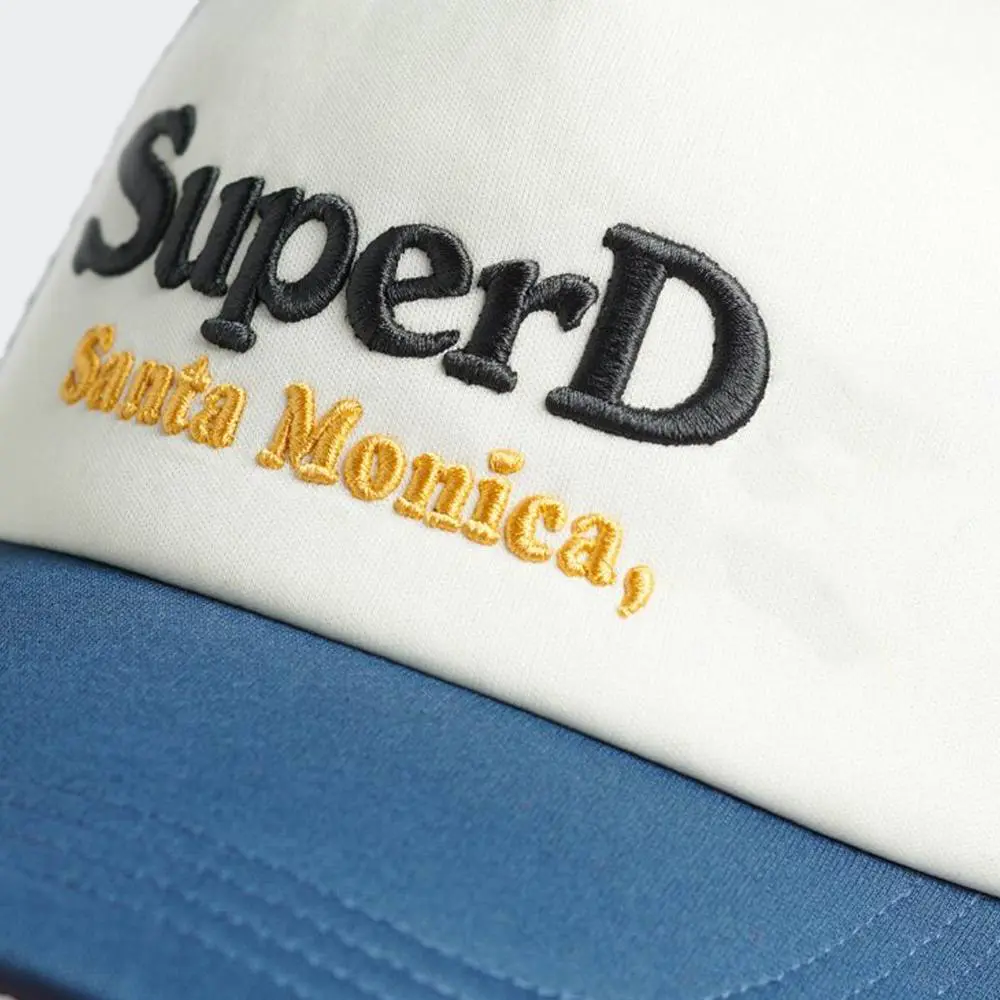 Promotional Sports Cap Foam Trucker Hat High Quality 5 Panels 3D Embroidery Two Tones Mesh Back Cap Trucker Hat for Man Women 3
