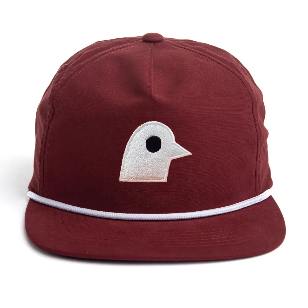 Red Embroidered Snapback With Rope 5 Panel Unstructured Flat Brim Contrast Color Plastic Single Row Buckle Snapback Closure OEM 2