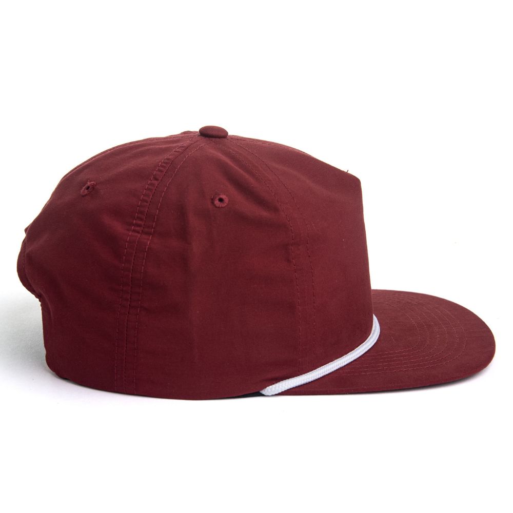 Red Embroidered Snapback With Rope 5 Panel Unstructured Flat Brim Contrast Color Plastic Single Row Buckle Snapback Closure OEM 4
