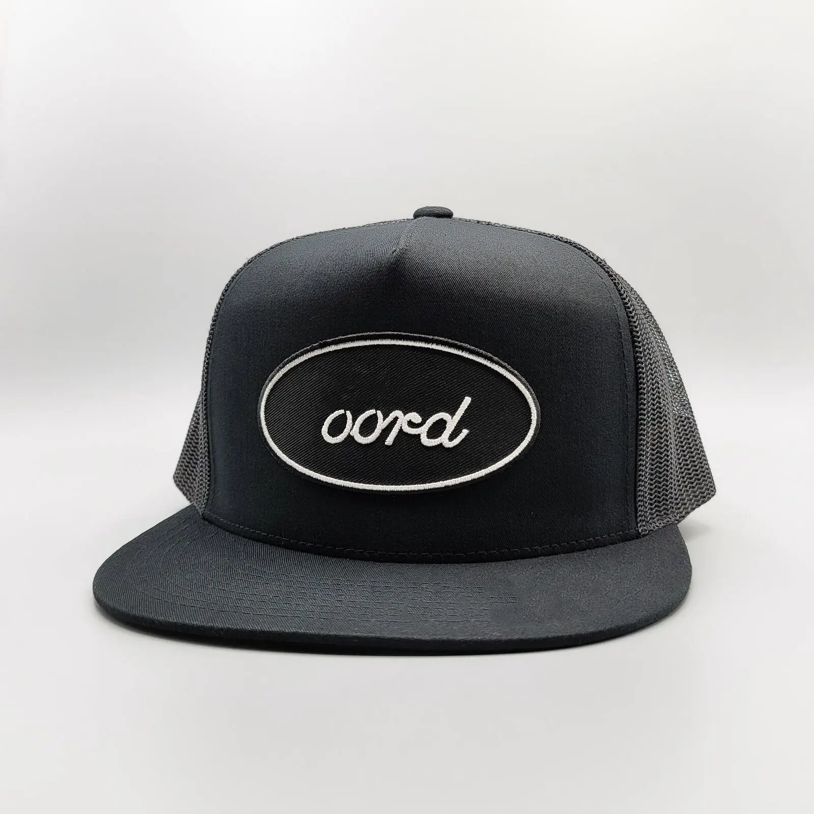 Retro Hiphop Black High Quality Trucker Hat with Custom Logo 5 Panel Flat Brim Wholesale Sports Cap for Man Outdoor All Seasons 2