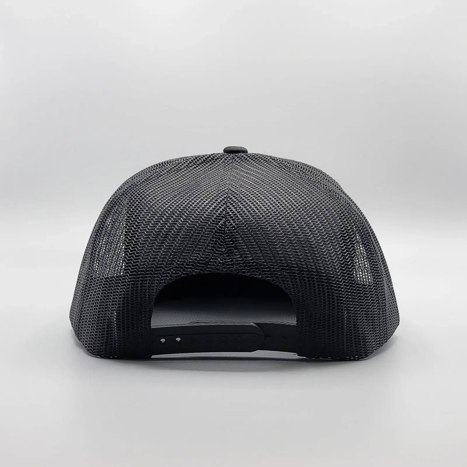 Retro Hiphop Black High Quality Trucker Hat with Custom Logo 5 Panel Flat Brim Wholesale Sports Cap for Man Outdoor All Seasons 5