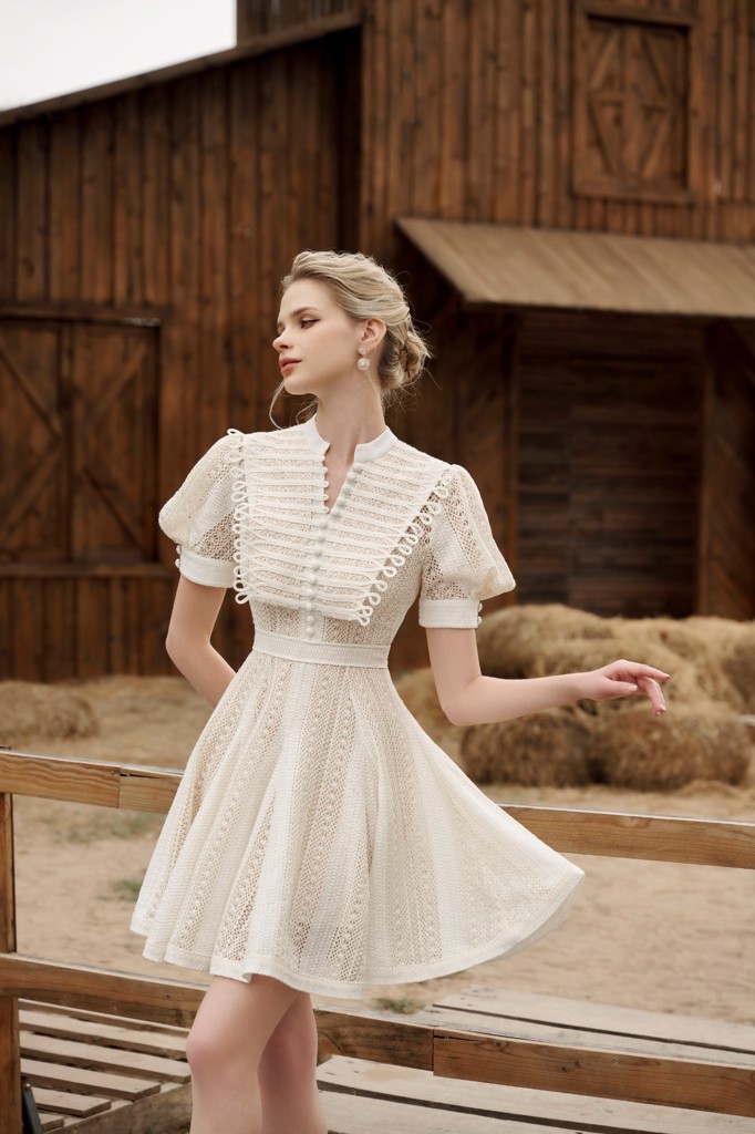 JAPONICA DRESS Bright yellow cream color is easy to apply in all situations 2