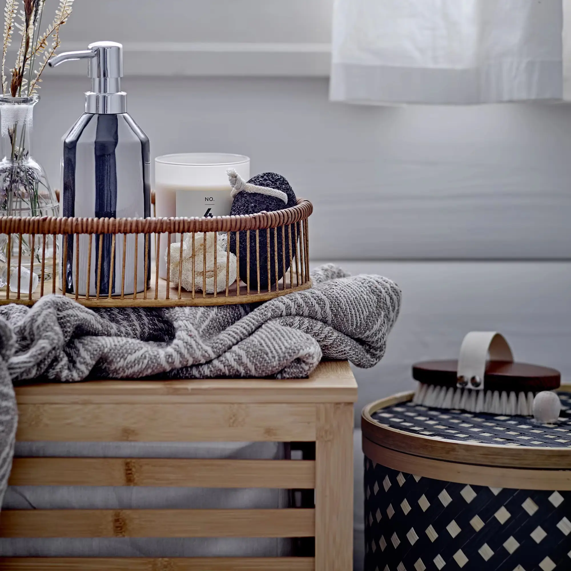Bamboo laundry basket with lid, Multi-purpose storage basket, home organization accessory, highly aesthetic wholesale available. 3