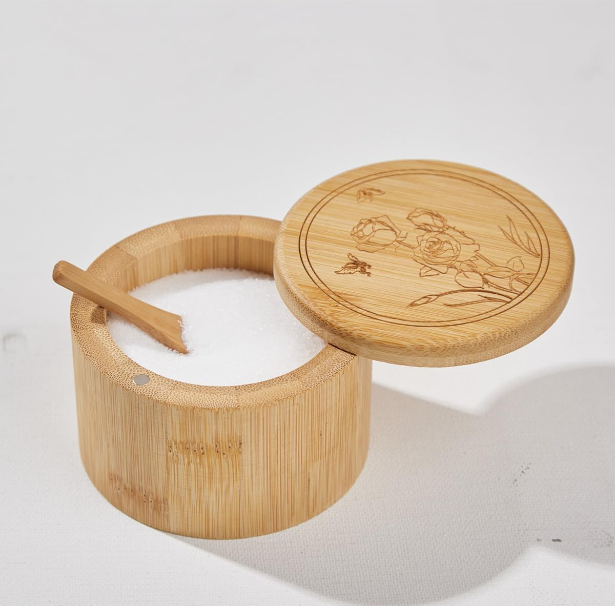 Bamboo Salt Box is made from natural materials, environmentally friendly, heat resistant, durable and beautiful. 2