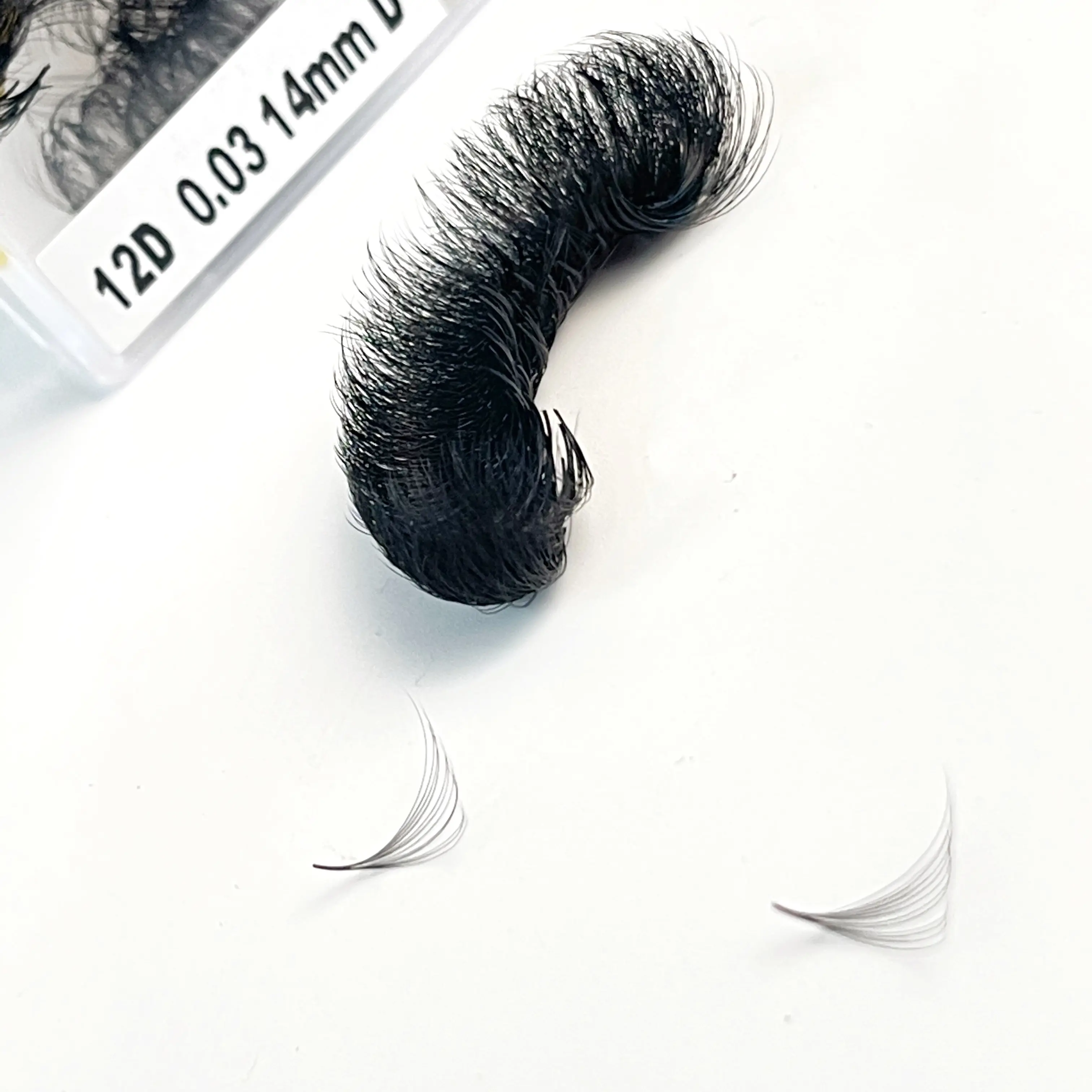 Best Choice 14D Eyelash Extension Branding Customization Eyelash Extension Supplies Ultra Narrow Lashes 2D - 20D from Vietnam 4
