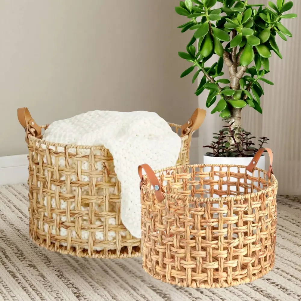 Best Choice Round Water Hyacinth Storage Basket With Leather Handle Storage For Blankets, Bringing A Natural Touch To Any Room. 1