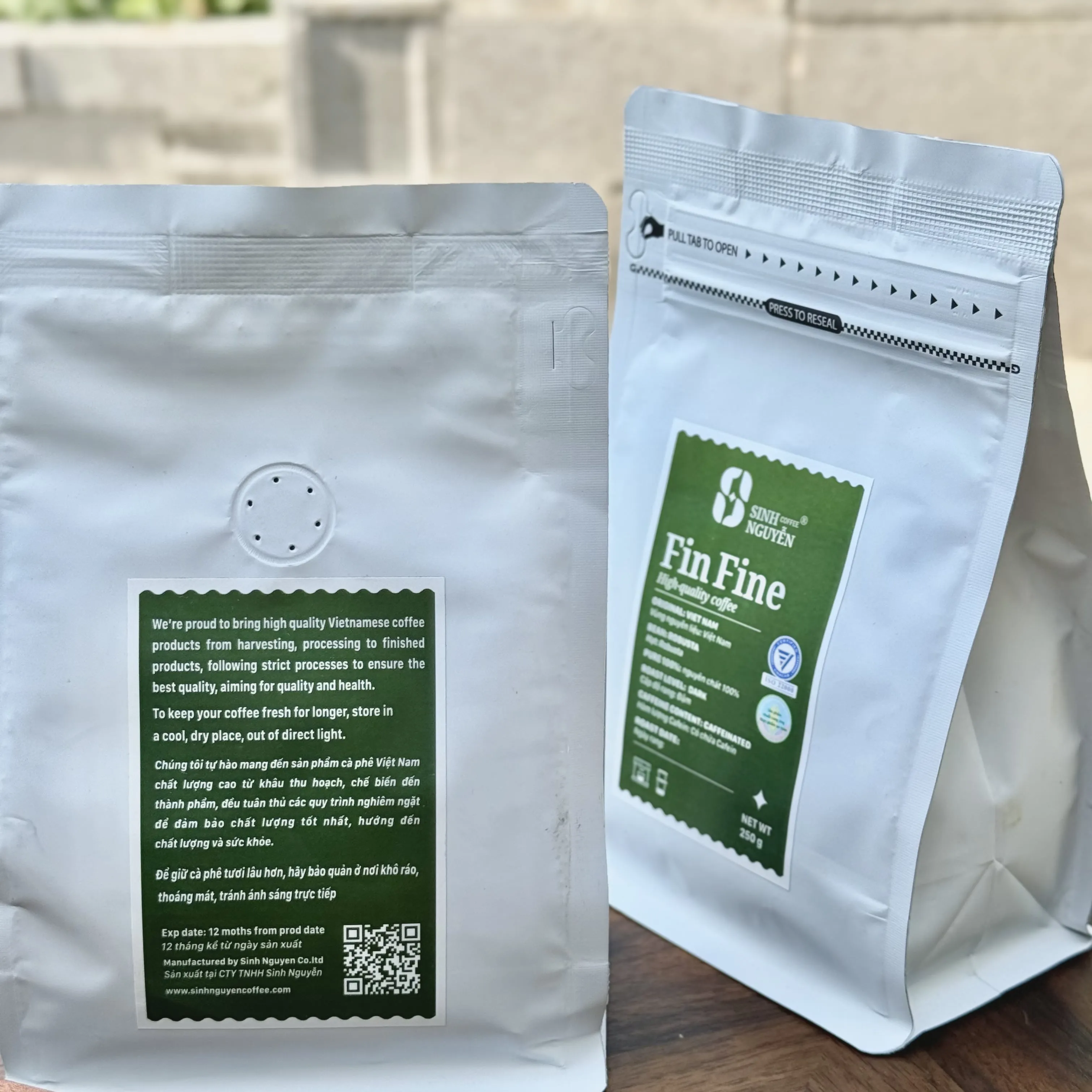 Best Price Wholesale Premium 1kg Robusta Whole Bean Filter Coffee Vietnam Manufacturer's Fast Delivery Good Price with Classic Honey Taste 5
