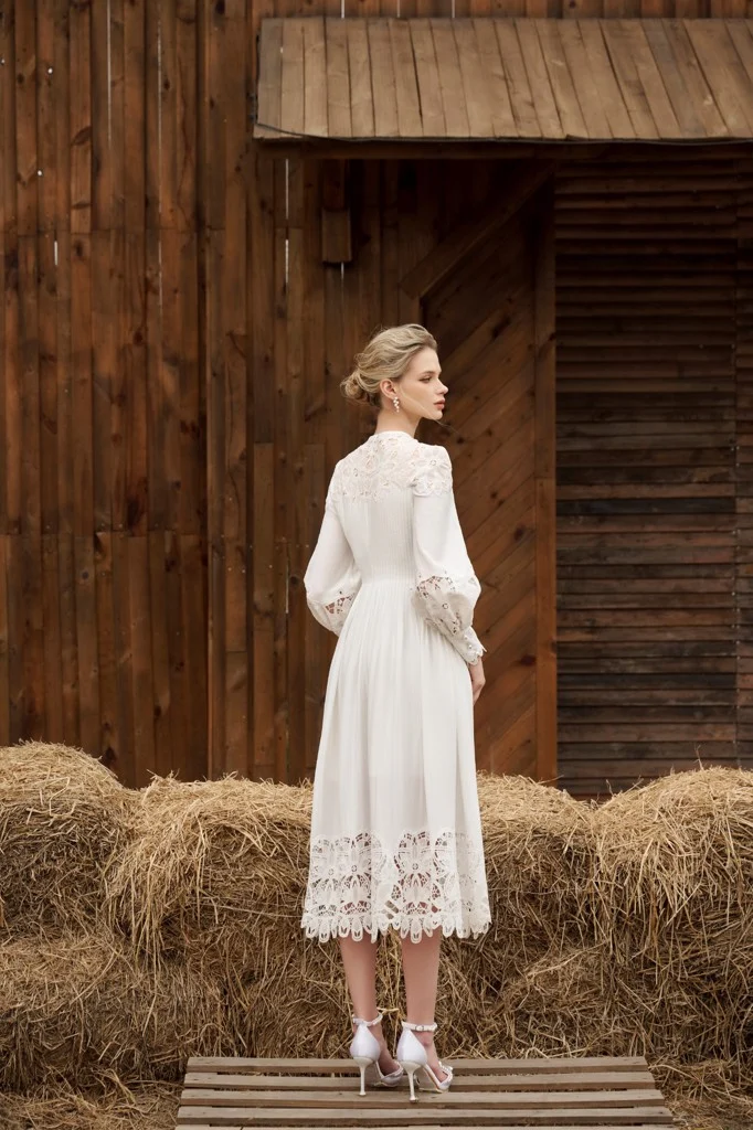 The New Items ATONIA DRESS Handcrafted techniques combine to create meticulous embroidered lace details to create meticulous embroidered lace details to create elegance and eye-watching 3