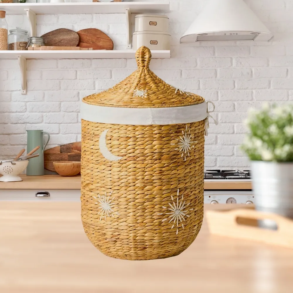 Good Price Wholesale Storage Baskets Handwoven With Lid Laundry Basket From Water Hyacinth Durable Eco-Friendly Sustainable Design  5