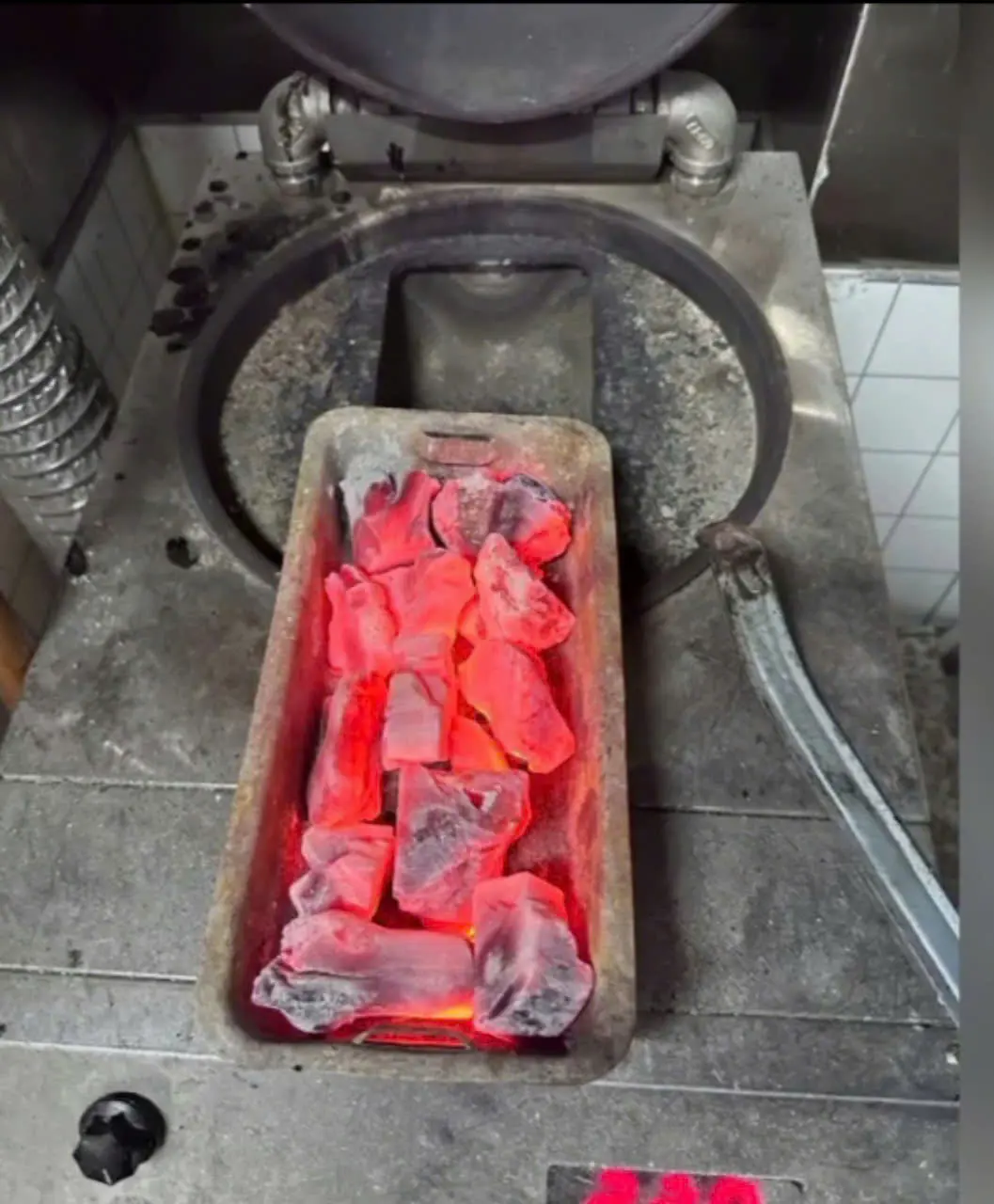 Grill charcoal for restaurants, BBQ charcoal, sawdust charcoal exported from Vietnam at good price 3