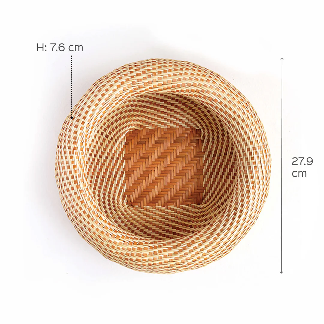 Hand woven bamboo basket tray for holding bread and fruit, objects. Fashionable design, exquisite and durable 4