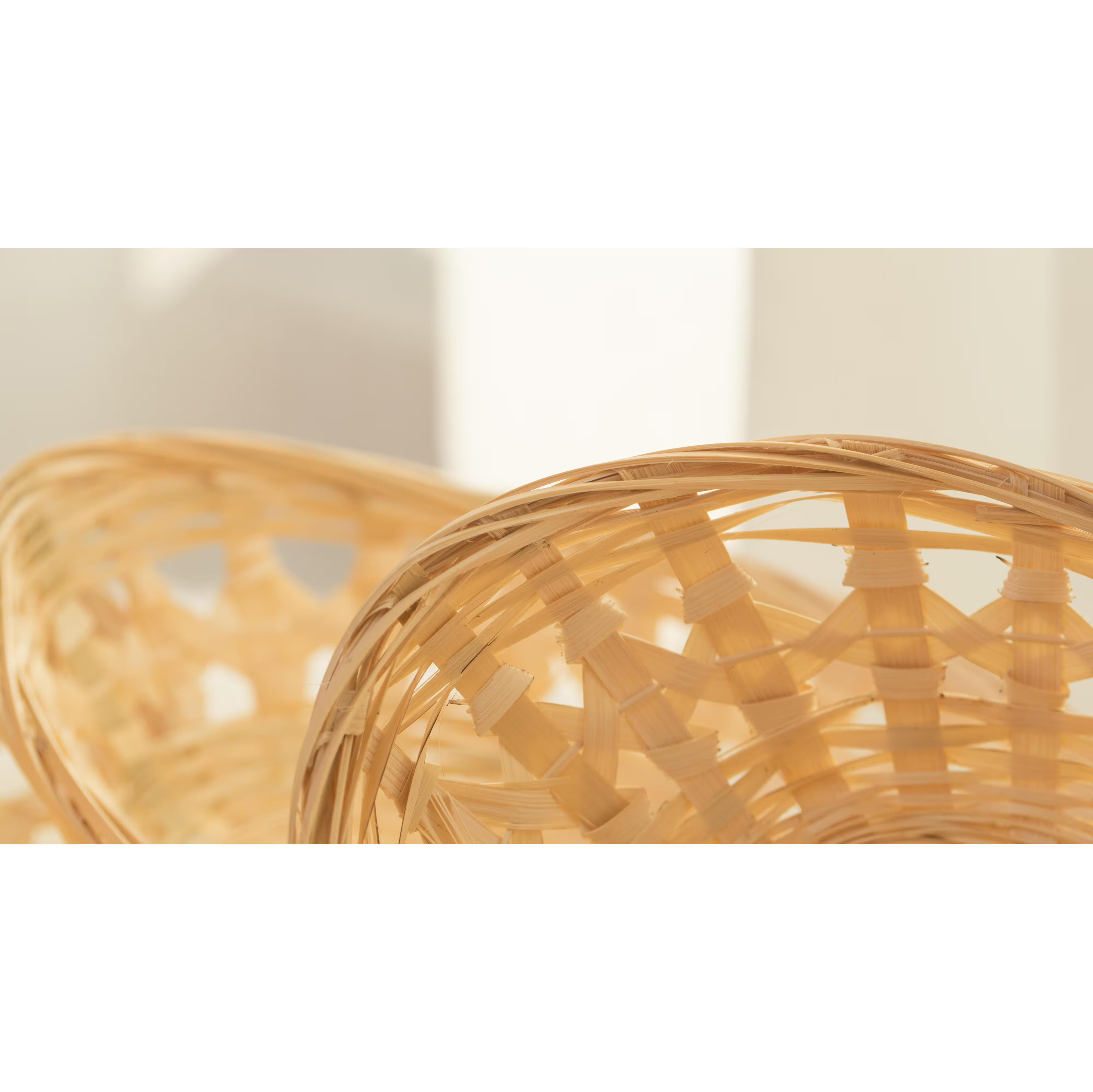 Hand woven bamboo basket, trays for holding bread and fruit, objects. Fashionable design, exquisite and durable. 2