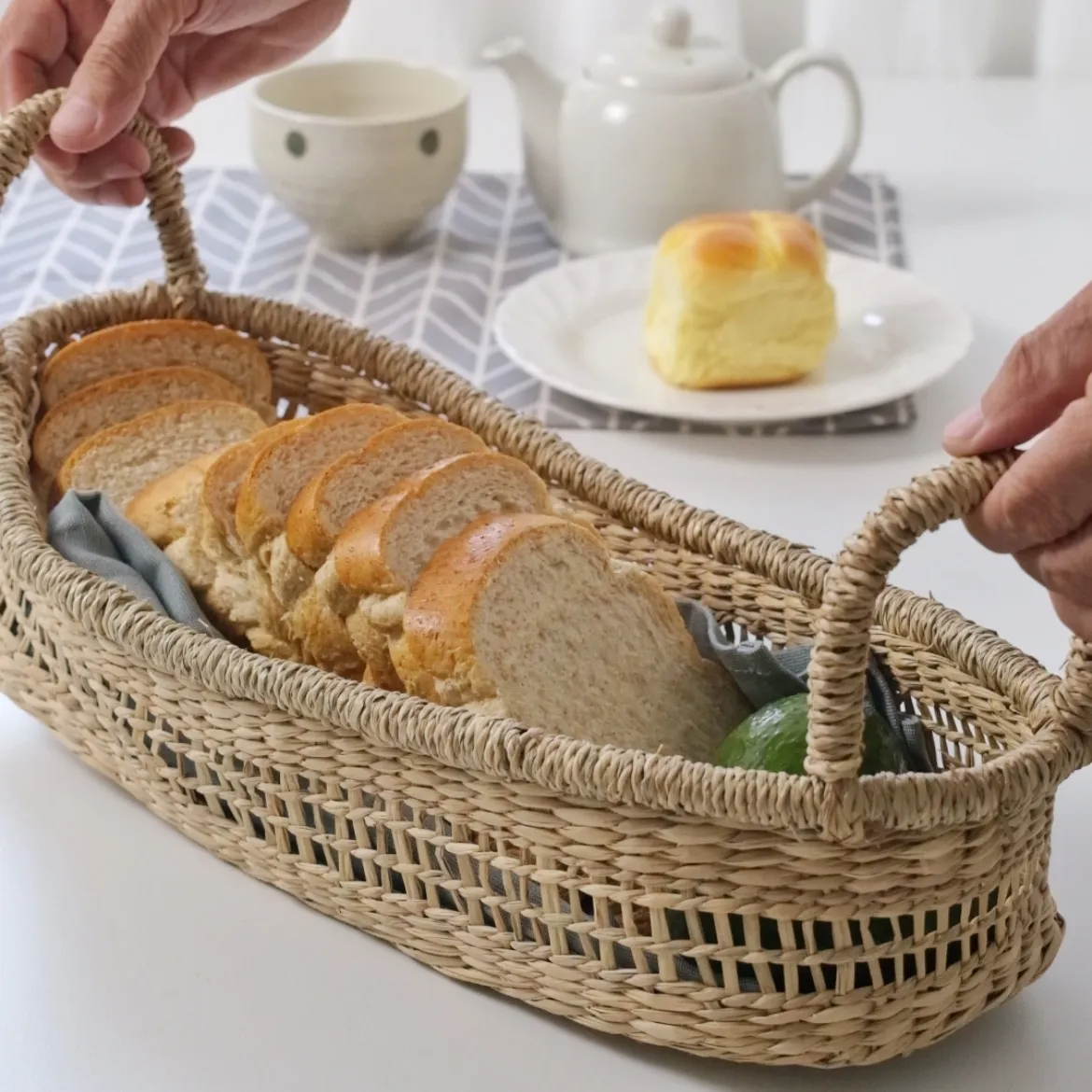 Hand woven basket rattan, bamboo, water hycinth, seagrass basket for holding bread and fruit, objects Fashionable oval 4