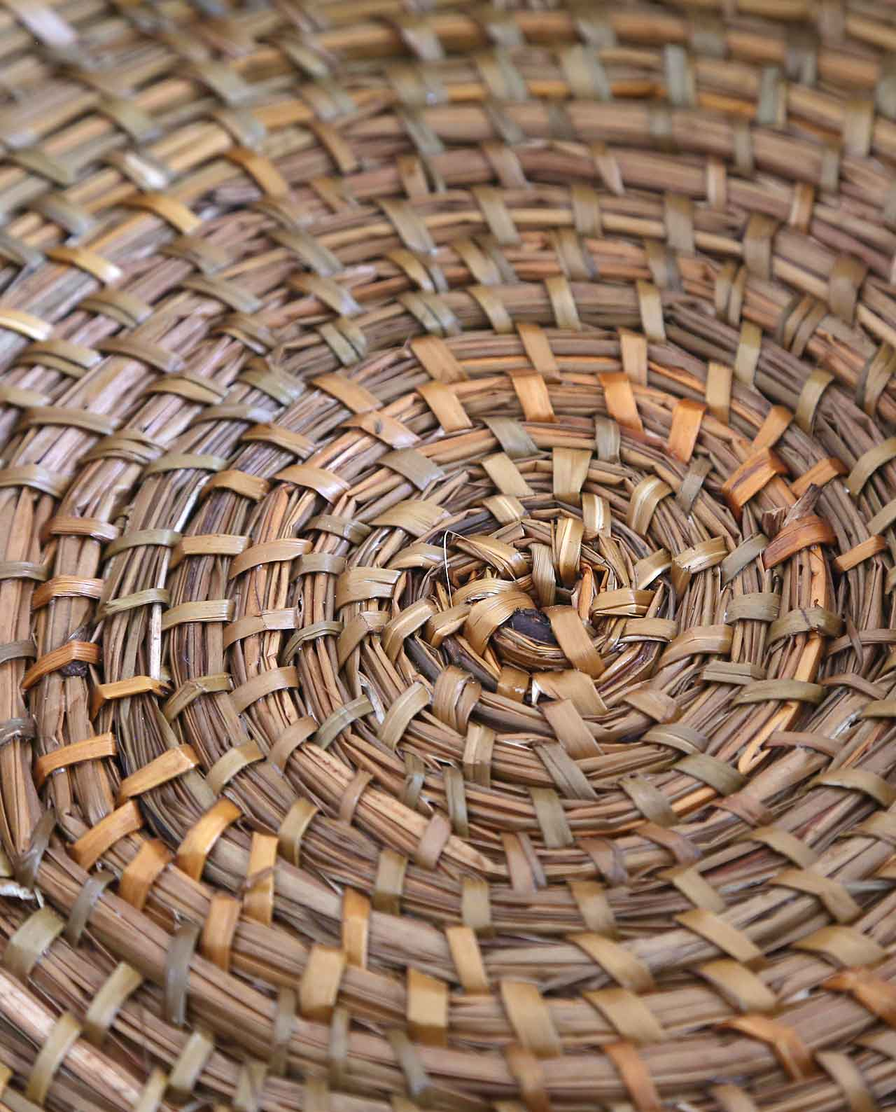 Hand woven basket rattan, bamboo, water hycinth, seagrass round basket tray for holding bread and fruit, objects. Fashionable 4
