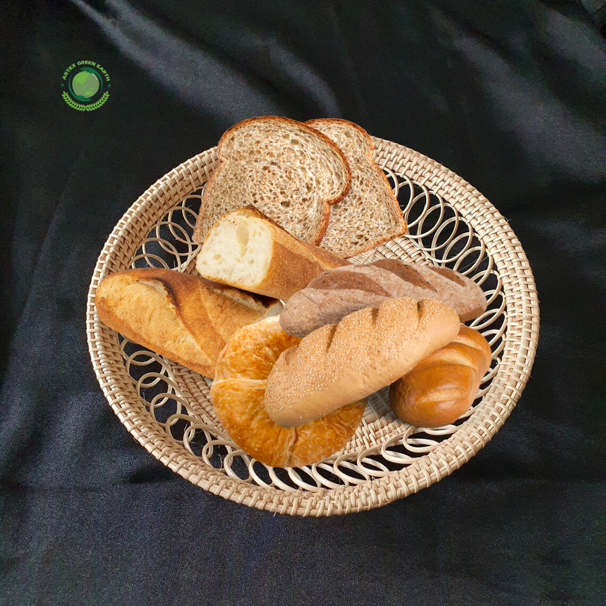 Hand woven rattan, bamboo, water hycinth, seagrass basket for holding bread and fruit, objects. Fashionable design 3