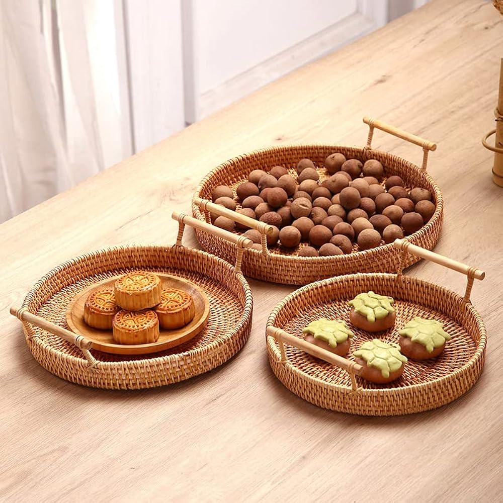 Hand woven round basket tray rattan, bamboo, water hycinth, seagrass basket for holding bread and fruit, objects. Fashionable 3