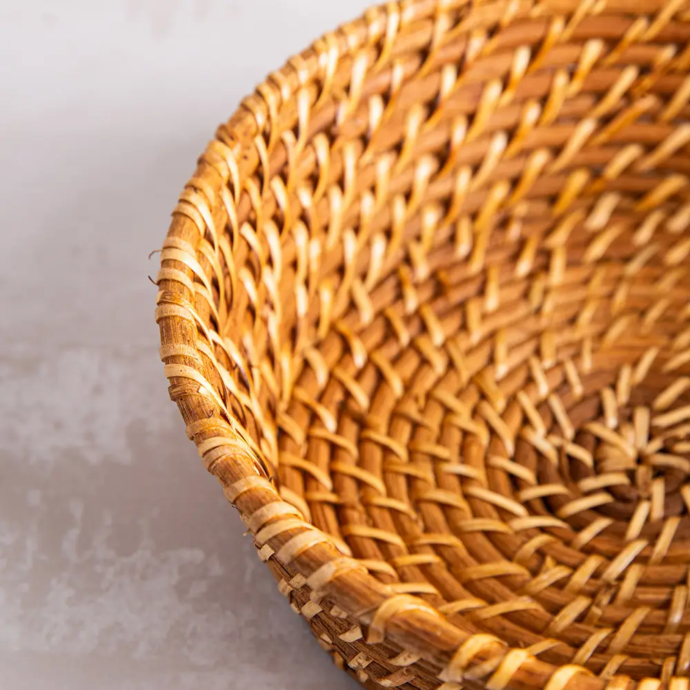 Hand woven round rattan, bamboo, water hycinth, seagrass basket for holding bread and fruit, objects. Fashionable design 3
