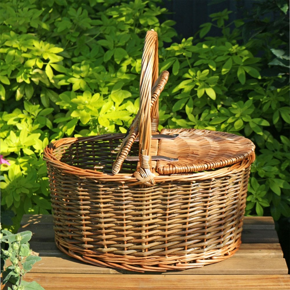 Hand woven storage basket rattan, bamboo, water hycinth, seagrass basket for holding bread and fruit, objects. Fashionable 2