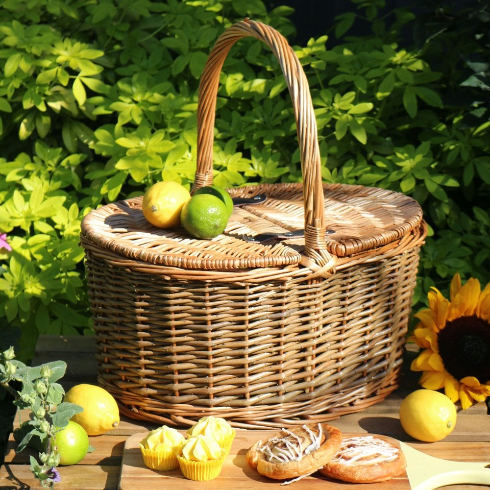 Hand woven storage basket rattan, bamboo, water hycinth, seagrass basket for holding bread and fruit, objects. Fashionable 1