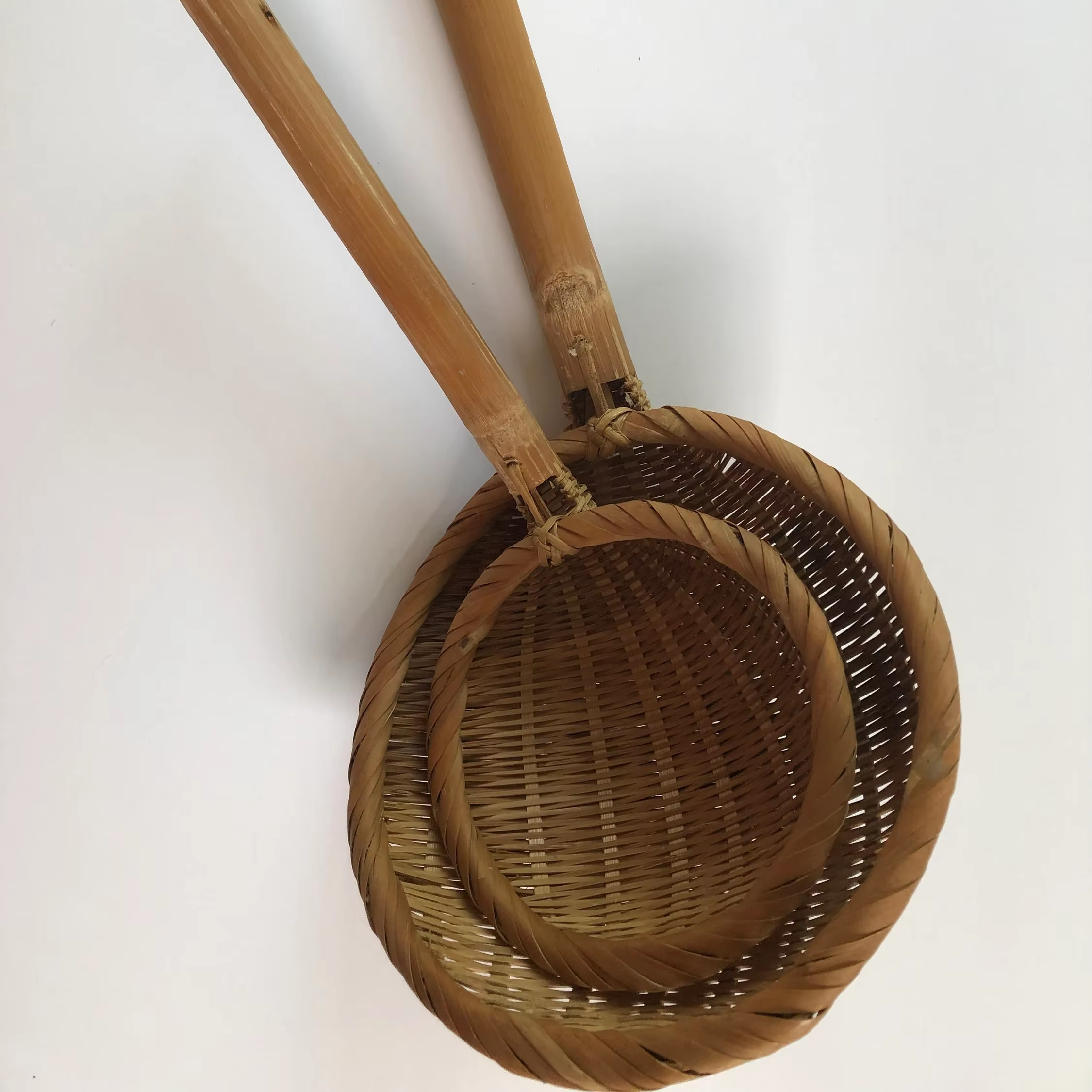 Kitchenwares made from natural, eco-friendly materials, crafted from bamboo, rattan, and other durable, exquisite materials. 1