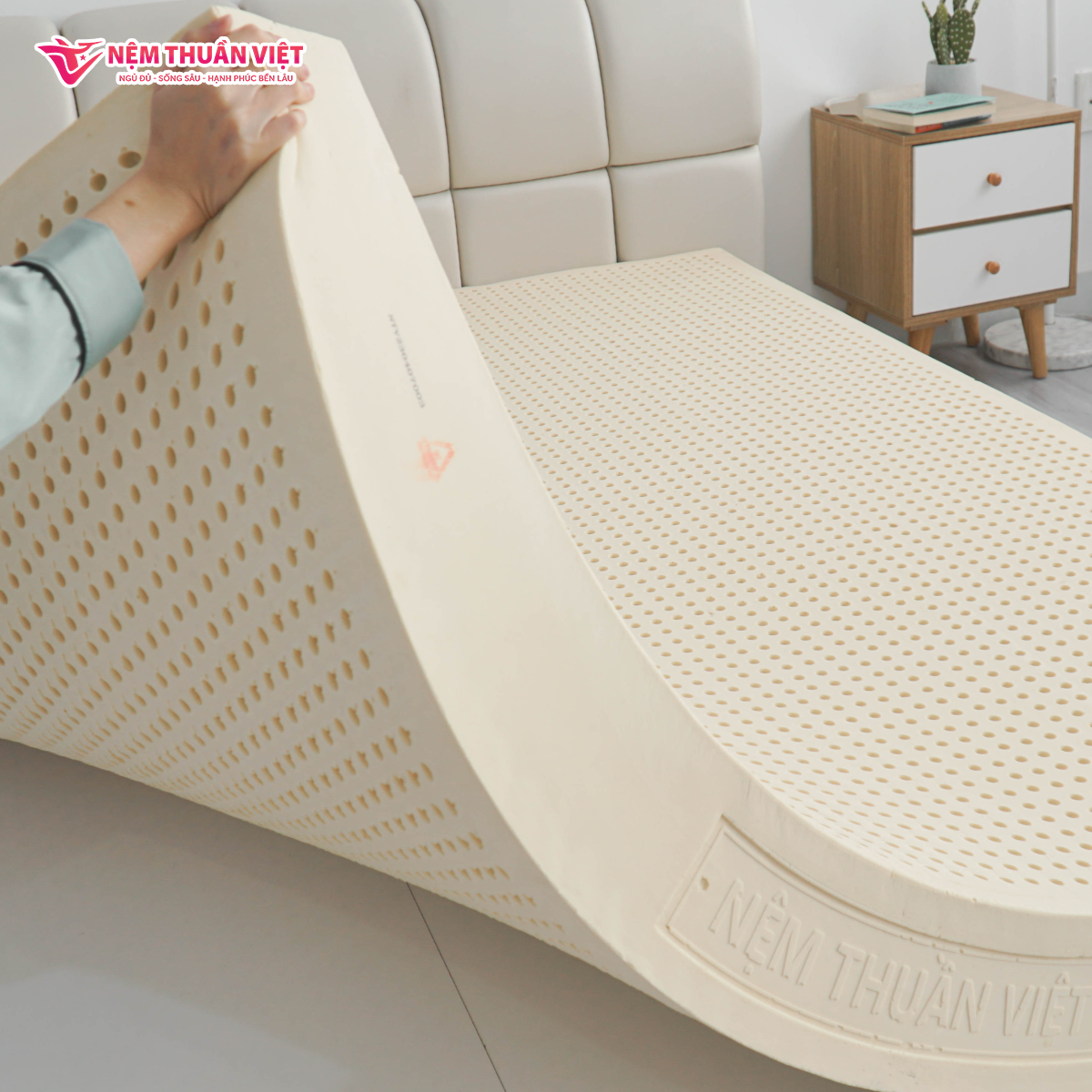 Legend Mattresses King-Size Bed with Pocket Spring Outstanding Ventilation and Enhanced Support for Bedroom Furniture 2