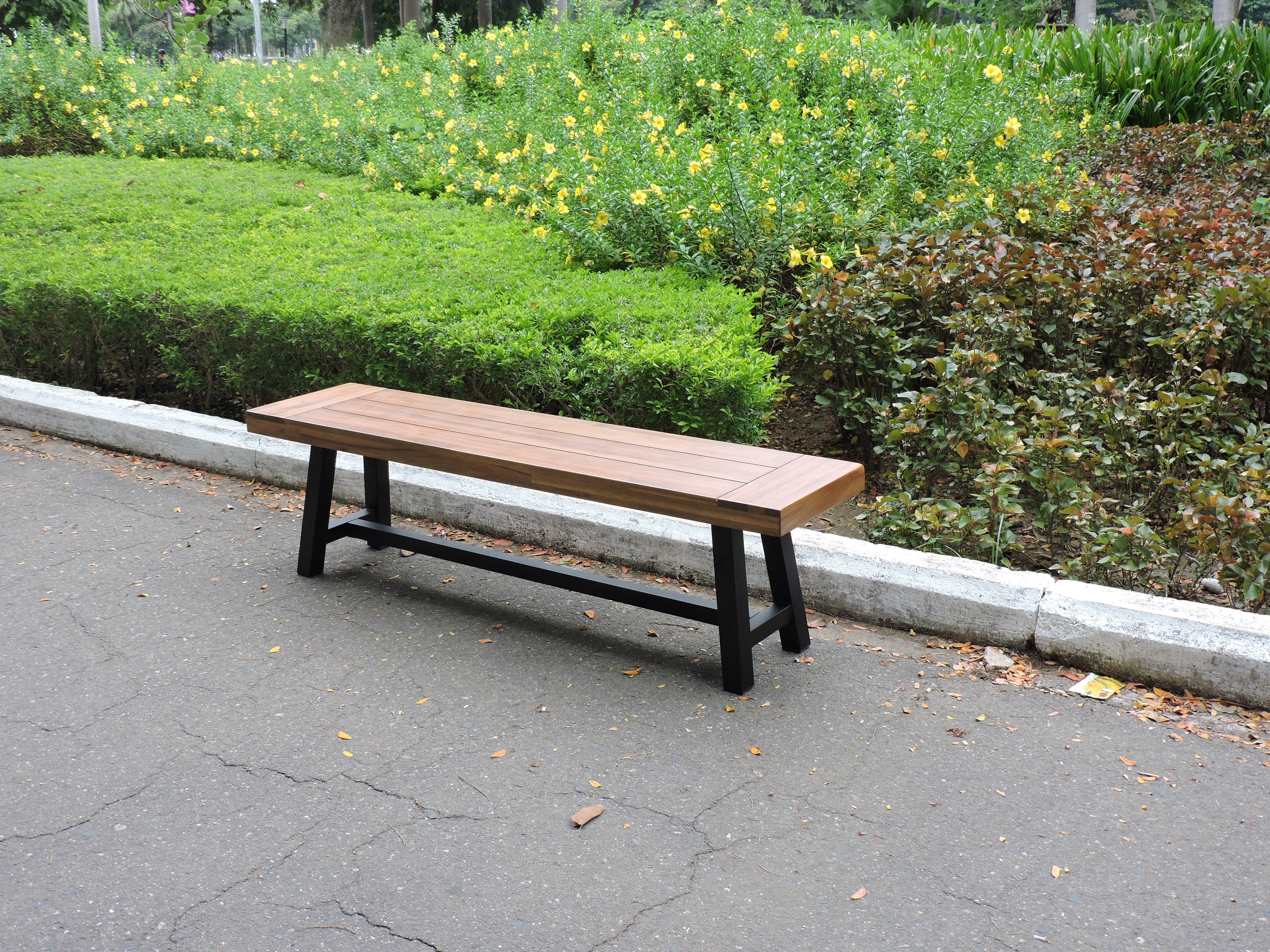 Modern Dining Set With Cover Metal Leg Wooden Top Quality Outdoor Furniture New Design Restaurant Dining Table Set Vietnam 6