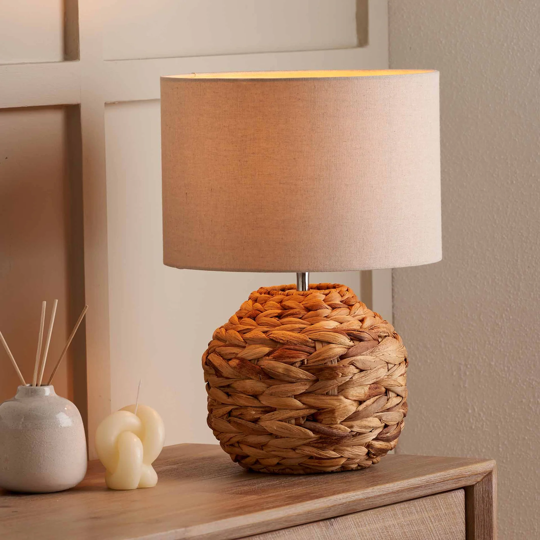 Natural Plaited Water Hyacinth Table Lamp, Lamps made from handmade materials, home decoration accessories, wholesale. 5