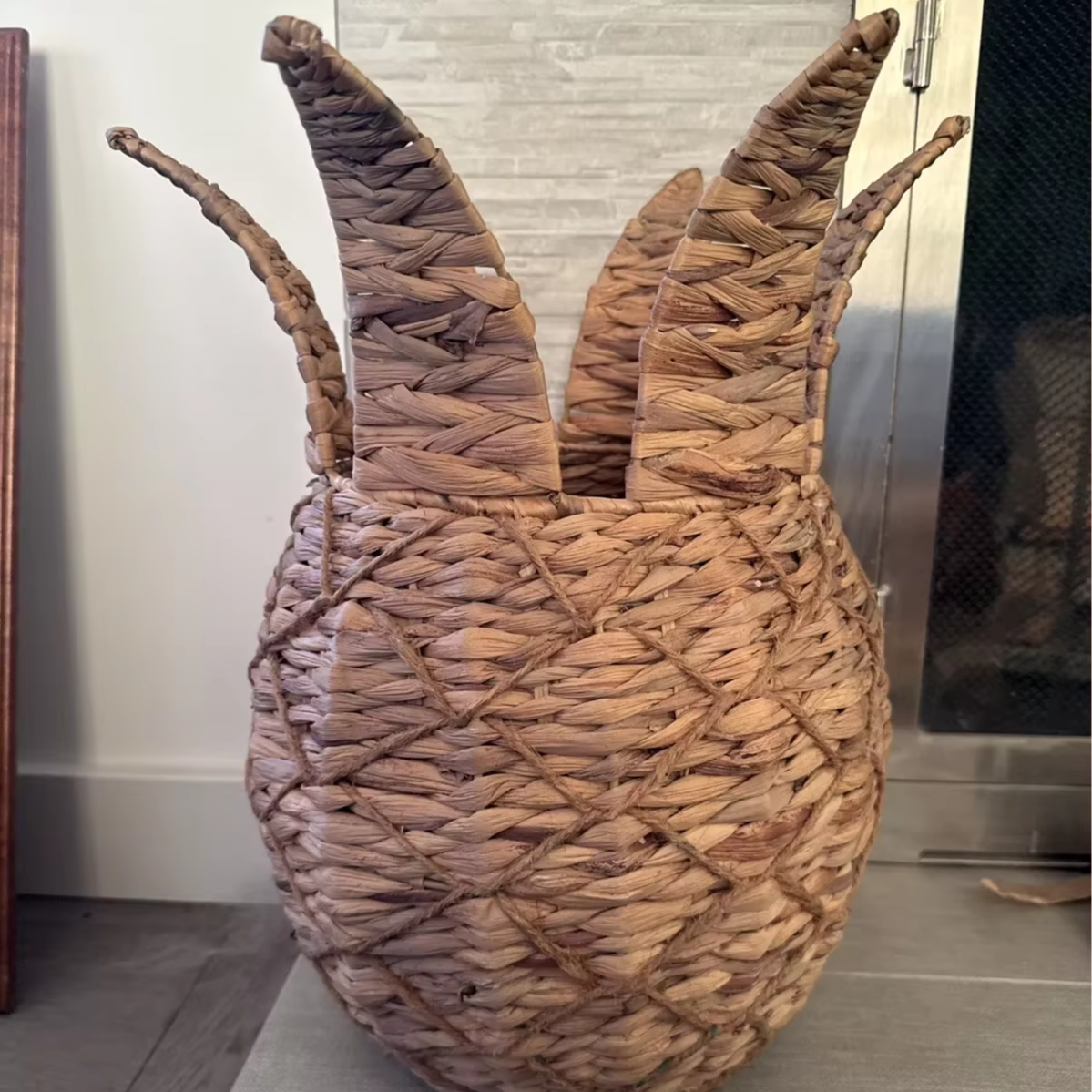 Pineapple Water Hyacinth Woven Basket, Natural materials that are safe for health and aesthetically pleasing, wholesale. 6