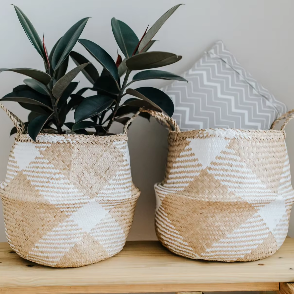 Plaid Seagrass Basket, Multi-purpose storage basket, home organization accessory highly aesthetic, wholesale available. 3