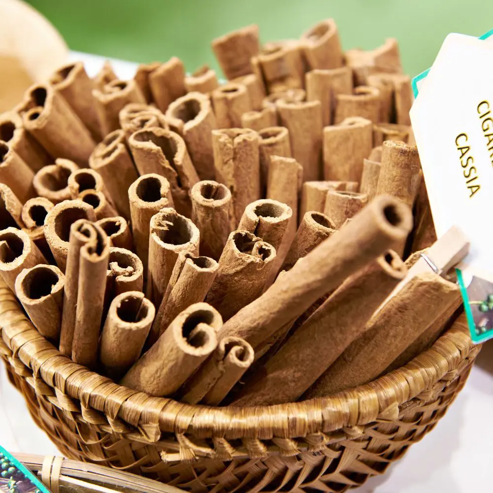 Premium Split Cassia: Aromatic Spice for Cooking, Baking, and Natural Remedies, Enhances Flavor and Health Benefits in Dishes 3