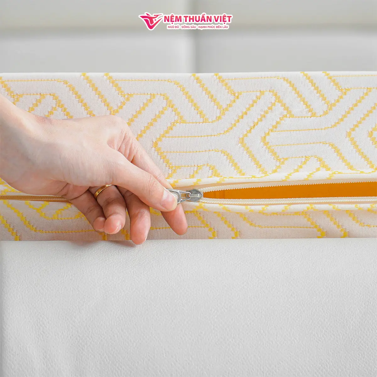 Ready to Ship King Size Cooling Memory Foam Mattress ISO Certified Natural Latex Sleep Bed Furniture Use 5