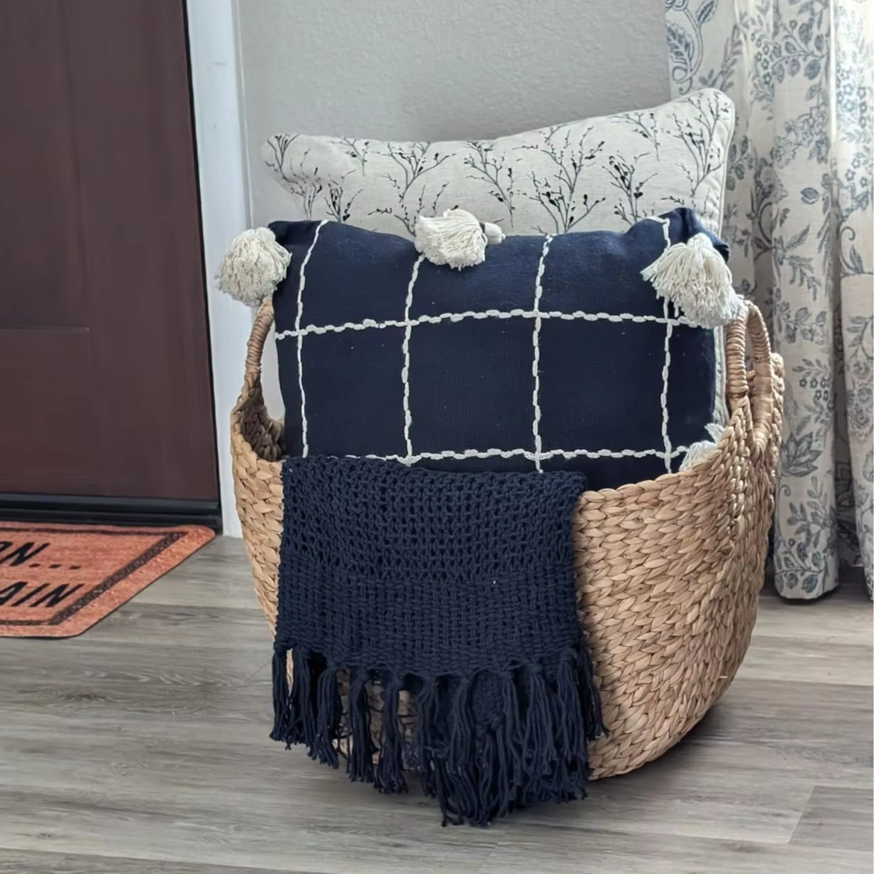 Seagrass basket, Storage basket, home organization accessory highly aesthetic, wholesale available. 6