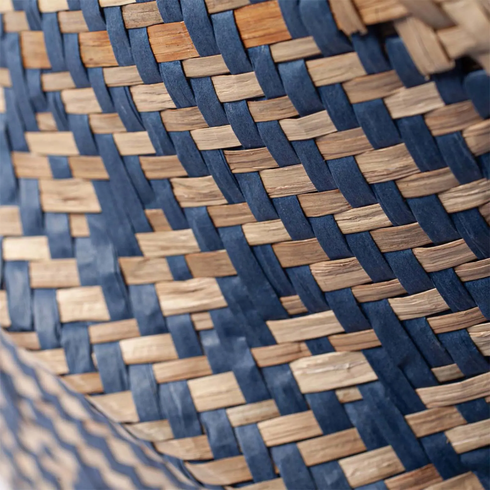 Seagrass Woven Basket, Multi-purpose storage basket, home organization accessory highly aesthetic, wholesale available. 3