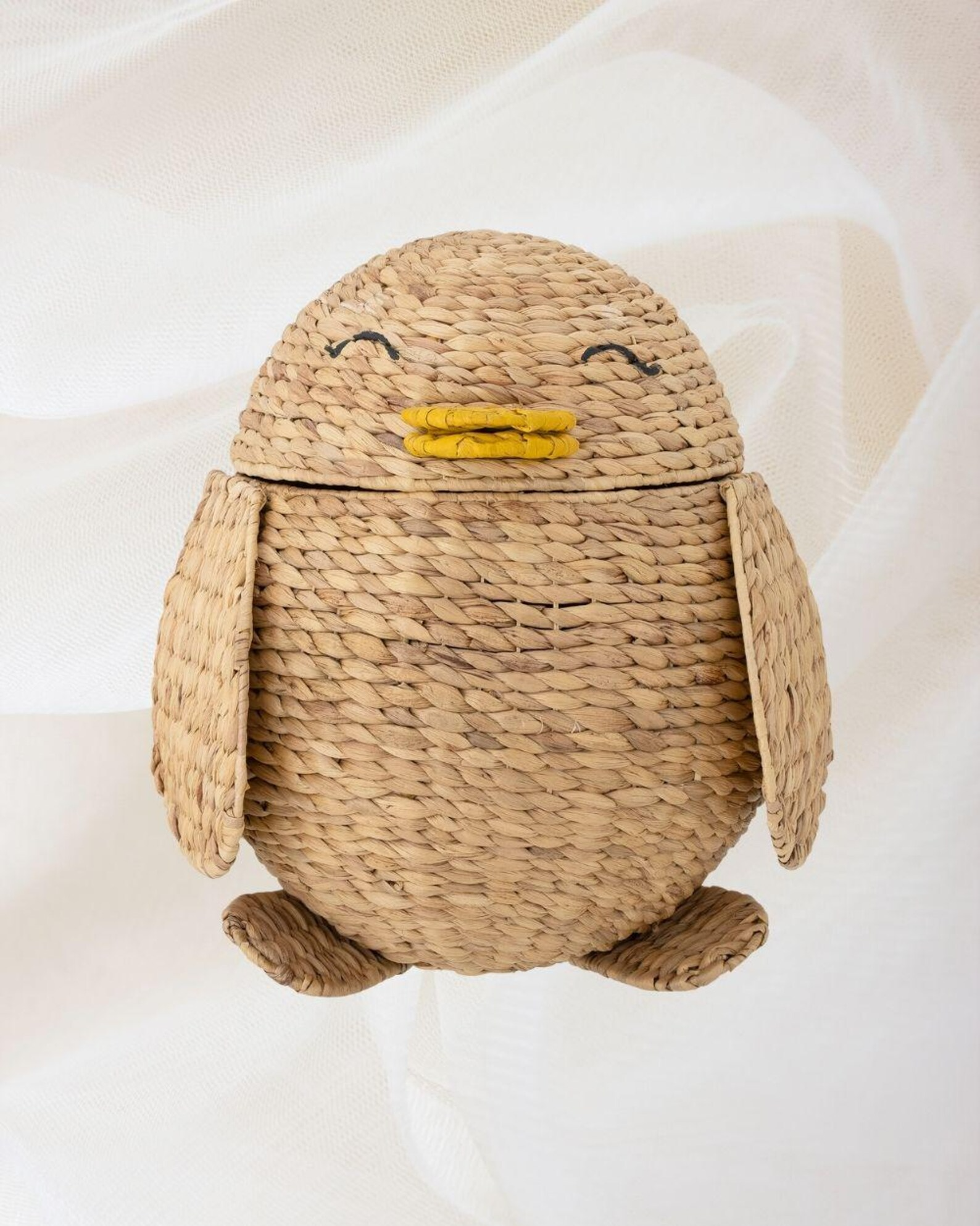 Storage basket with penguin-shaped lid, Natural materials that are safe for health and aesthetically pleasing, wholesale. 1